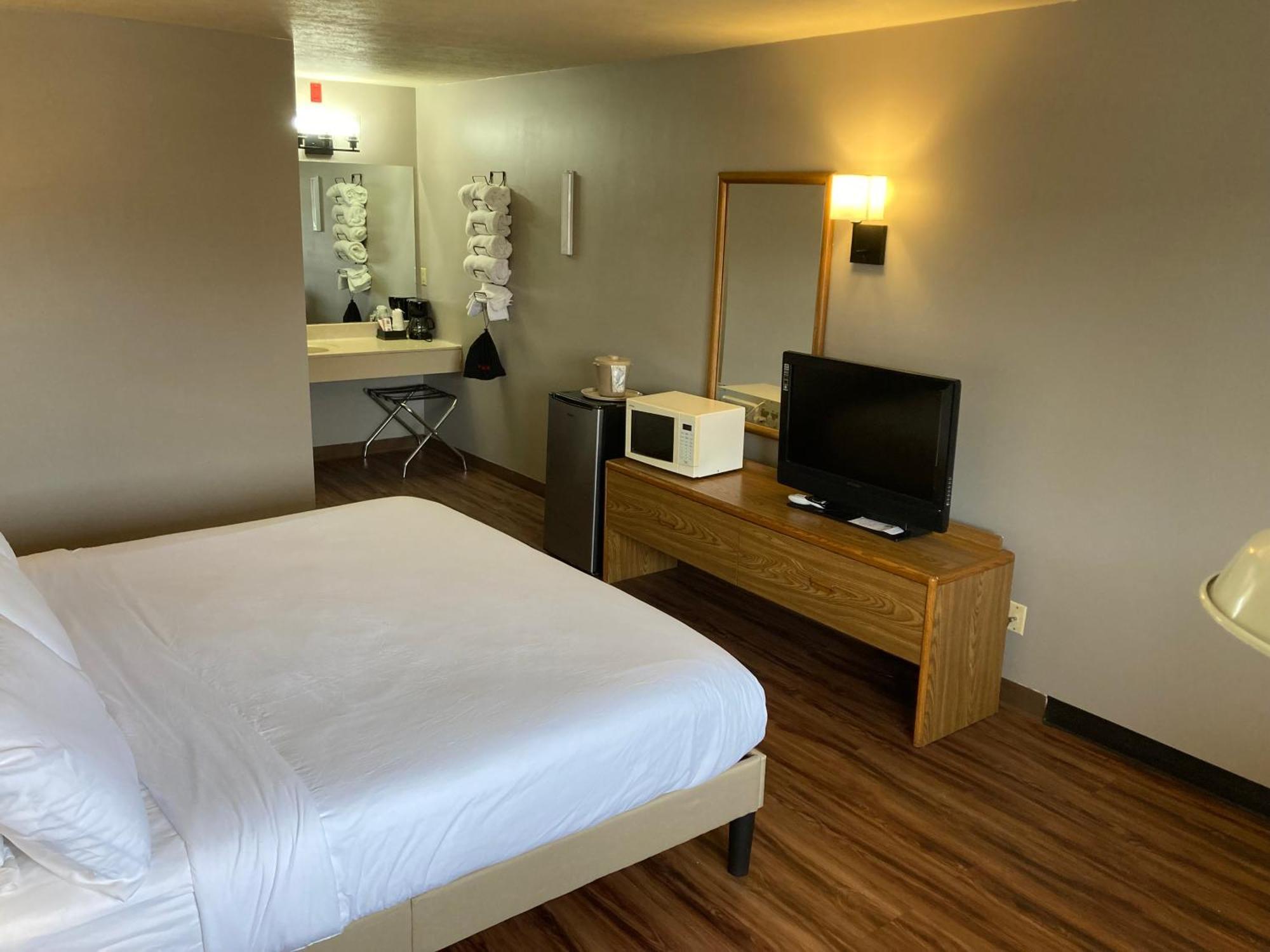 Valley Inn And Suites French Lick Bagian luar foto