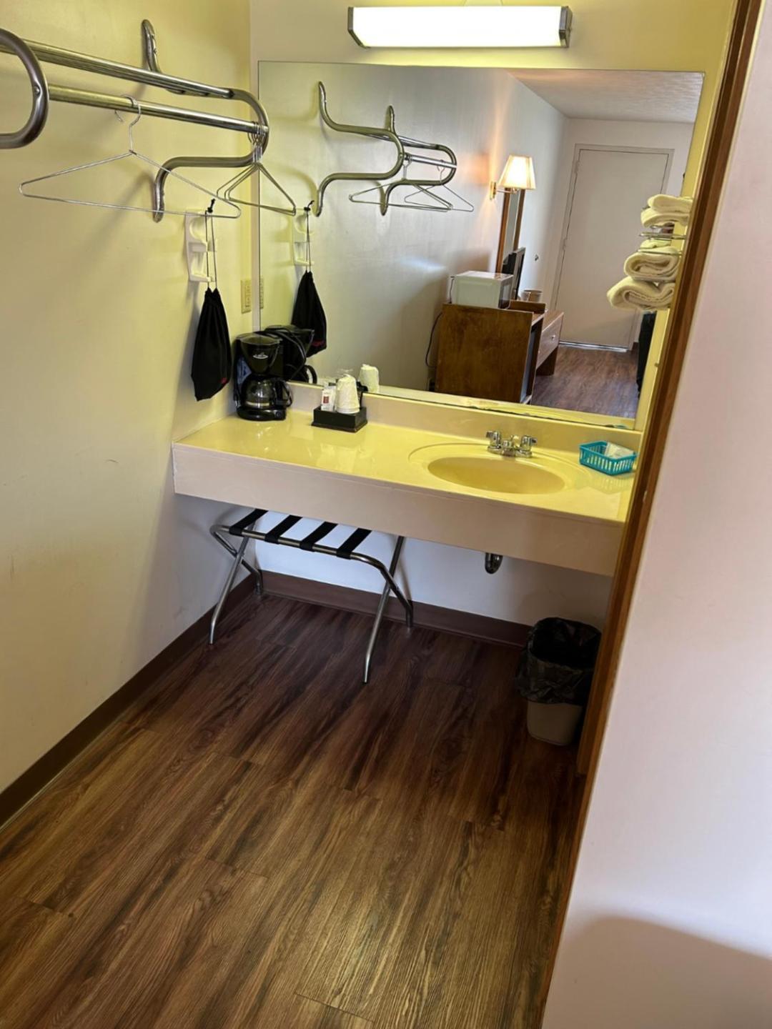 Valley Inn And Suites French Lick Bagian luar foto
