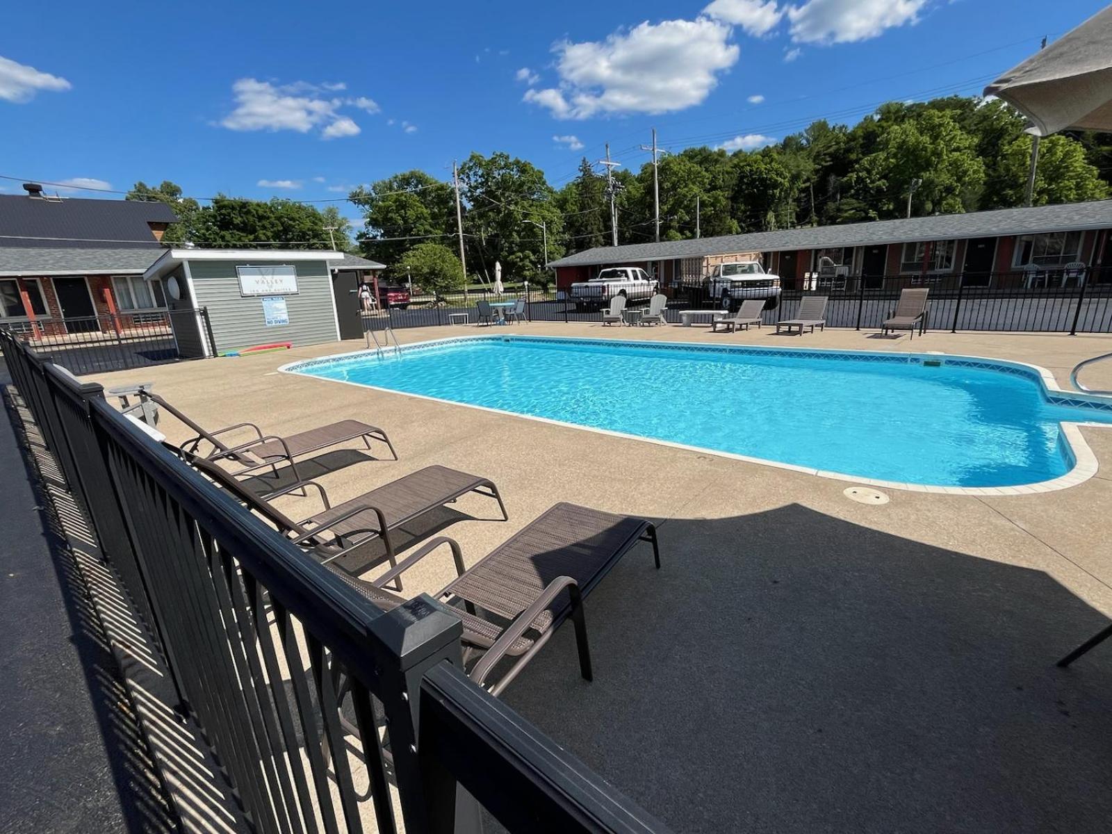 Valley Inn And Suites French Lick Bagian luar foto