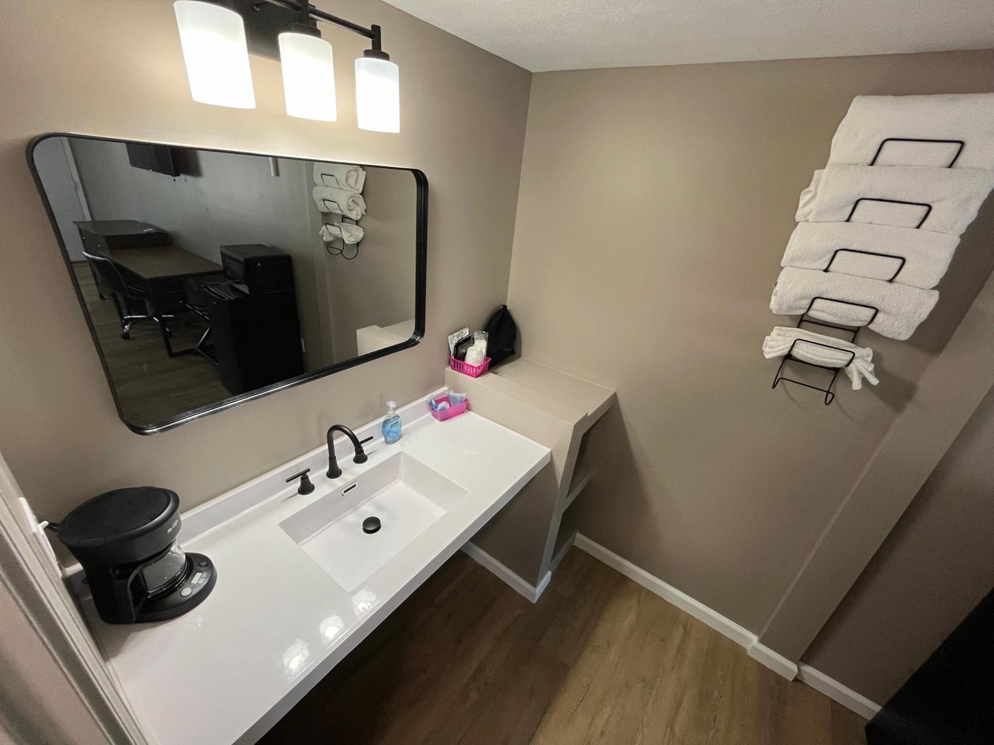 Valley Inn And Suites French Lick Bagian luar foto